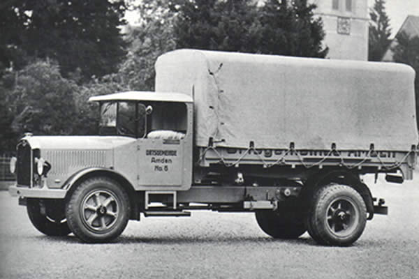 Baujahr 1930: Saurer 5BL-Dreiseitenkipp-Lastwagen Nr. 6