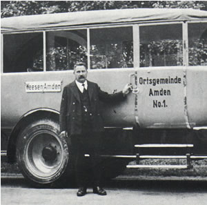 Am 1. Juli 1919 eröffnete die Ortsgemeinde Amden den Autobetrieb Amden.